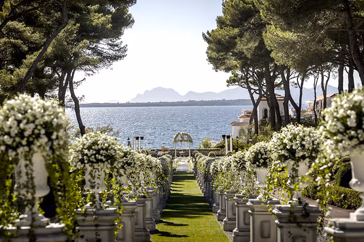 Hôtel du Cap-Eden-Roc, terrasse face à la Méditerranée